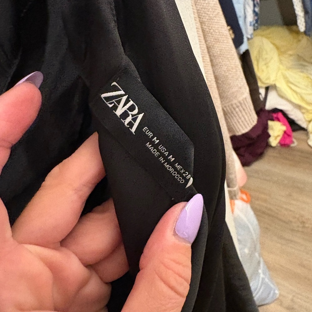 Women’s dress low back - Picture 2 of 2